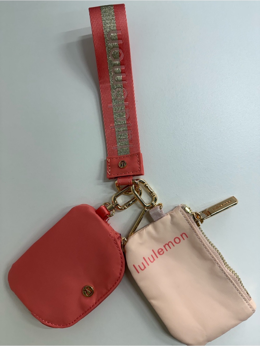 lululemon athletica Women’s dual Pouch ((brand new without tag))